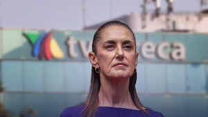 Claudia Sheinbaum dice que no es censura, sino opinión, el pedir no ver TV Azteca