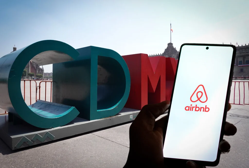 CDMX endurece reglas para Airbnb, Booking y Expedia; lanza plataforma para regular precios de viviendas