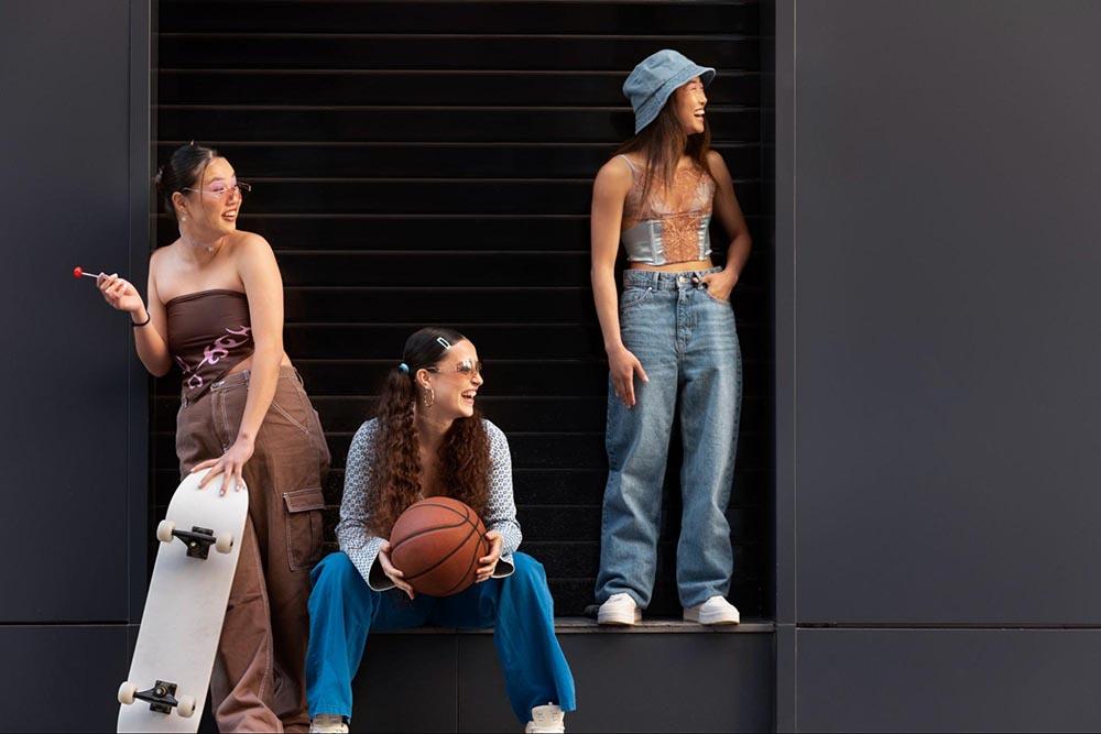 El estilo retro conquista internet: la moda Y2K y la estética noventera vuelven a dominar las redes sociales